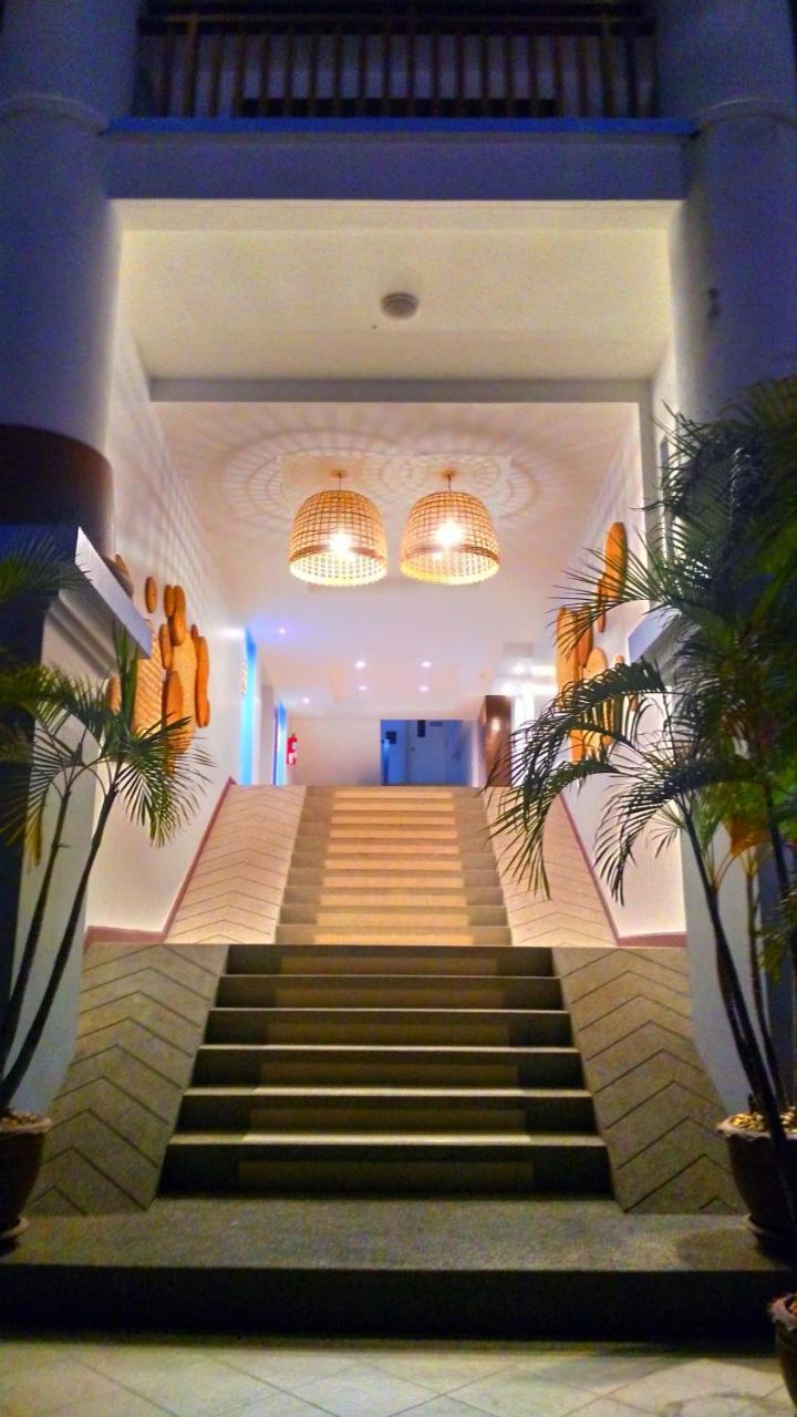 Хостел Bodega Phuket Patong (Adults Only) Экстерьер фото
