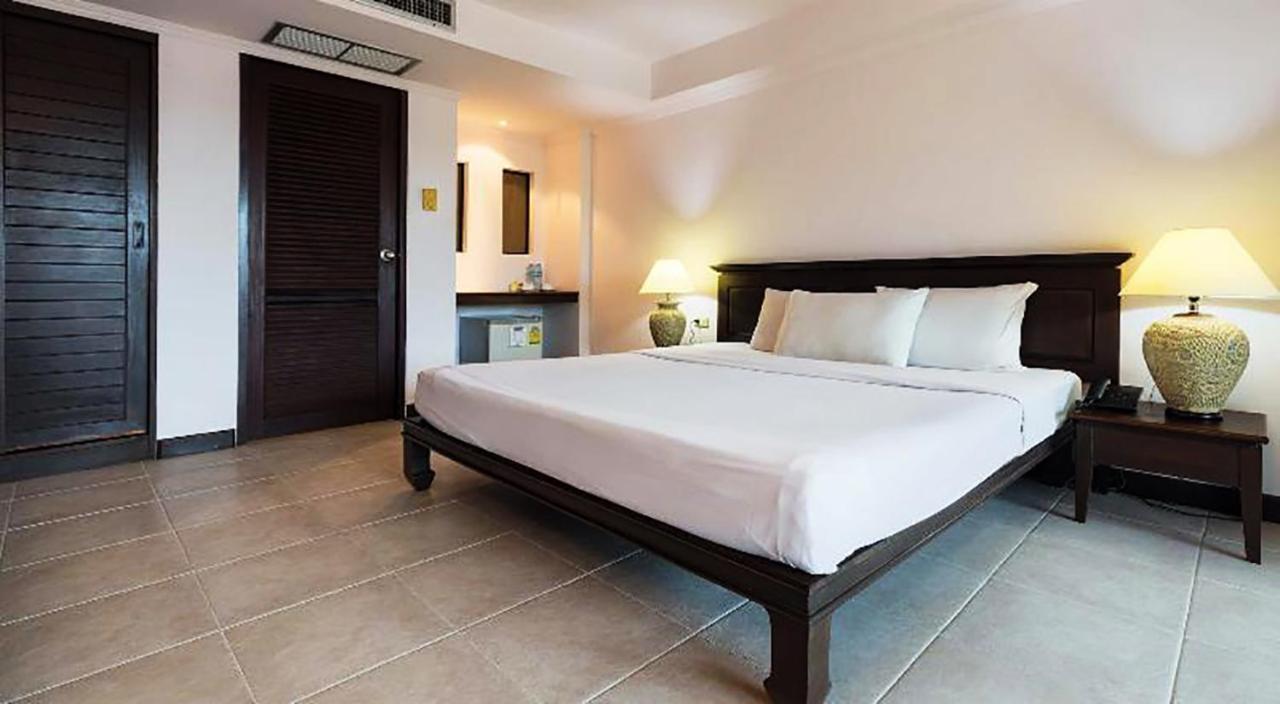 Хостел Bodega Phuket Patong (Adults Only) Экстерьер фото