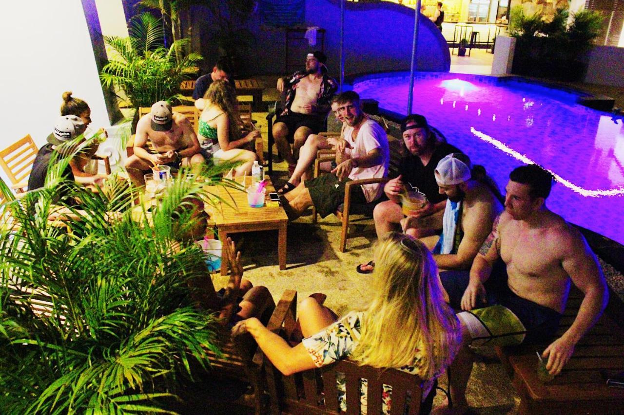 Хостел Bodega Phuket Patong (Adults Only) Экстерьер фото