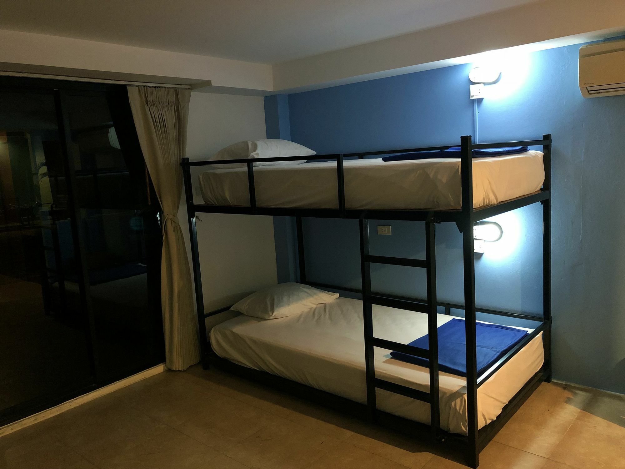 Хостел Bodega Phuket Patong (Adults Only) Экстерьер фото
